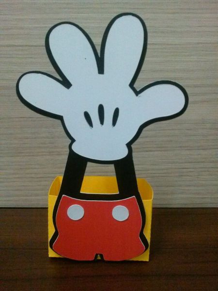 centro de mesa mickey em scrapbook
