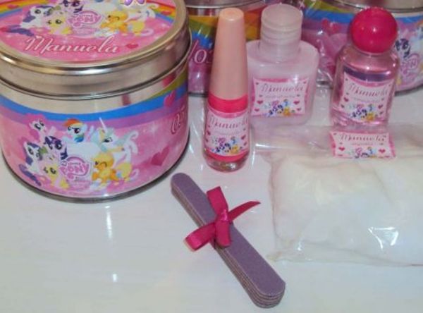 kit manicure na lata