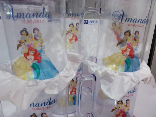 caneca de acrílico adesivada